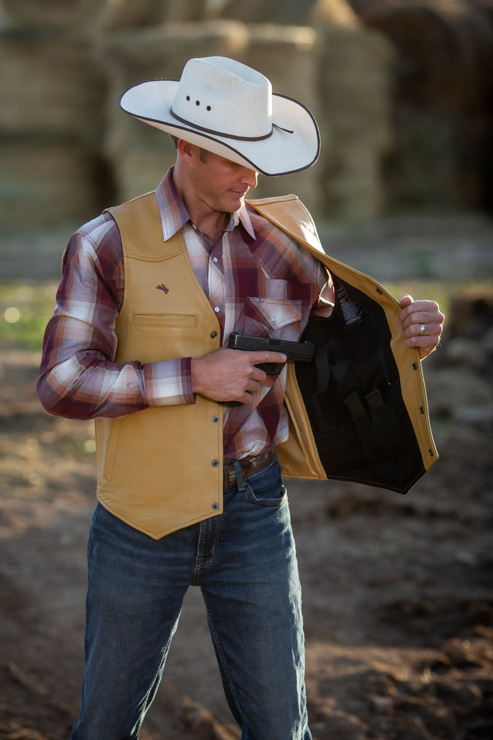 Men’s Drover’s Concealed Carry Leather Vest in Antique Brown
