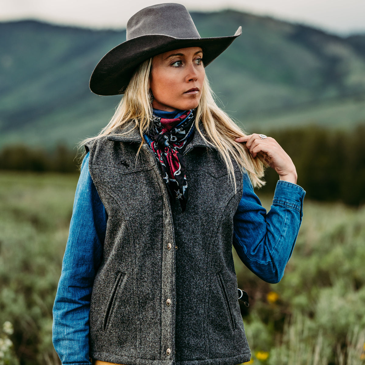 Women's Montana Vest in Charcoal